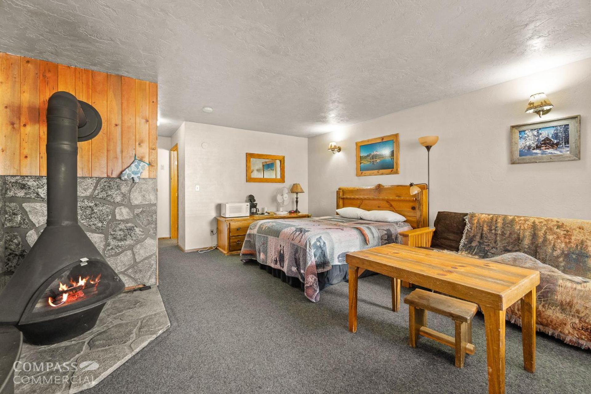 Willamette Pass Inn & Chalets Odell Lake Exterior photo